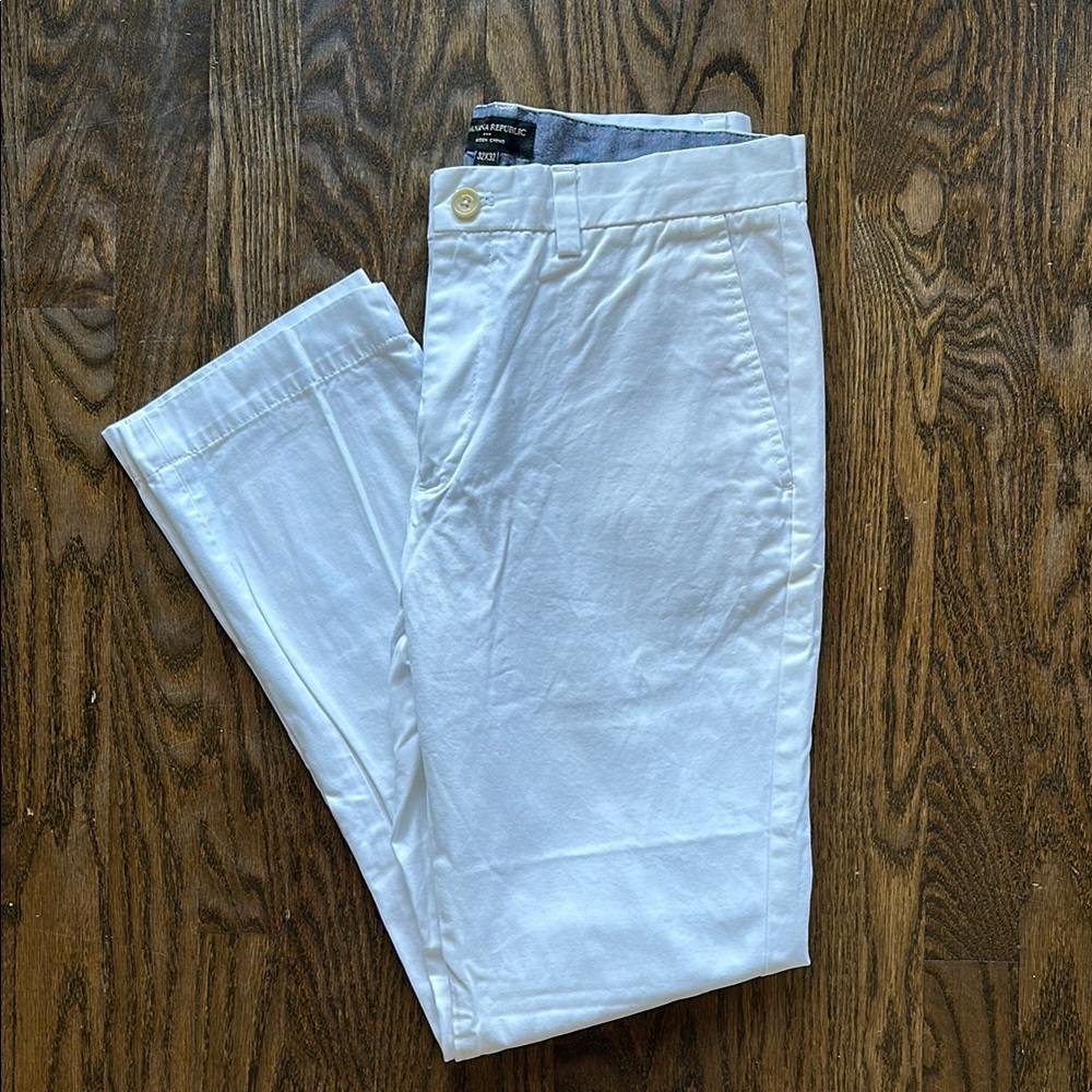 Banana Republic Men’s White Chino Pants